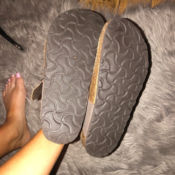 Birkenstock gizeh sandals in mocha - Picture 5 of 7